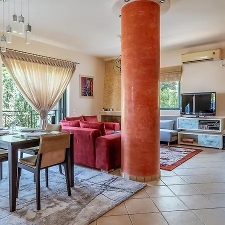 Jacuzzi - In Riviera Apartment *