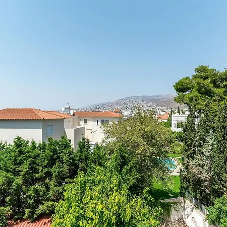 Jacuzzi - In Riviera Apartment Athens