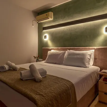 Jacuzzi - In Riviera Apartment
