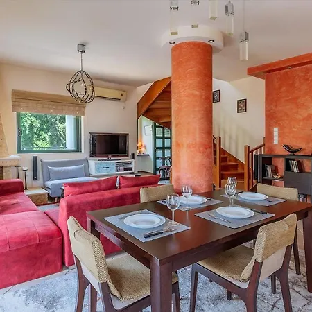 Jacuzzi - In Riviera Apartment